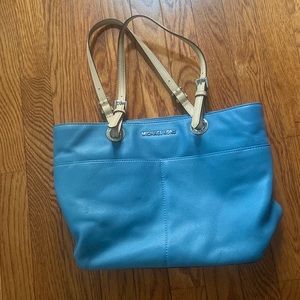 Blue and tan Michael Kors shoulder bag. Good condition. Silver hardware.